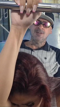Dikkat! Bu, otobüsteki kızlara arkadan giriyor!!