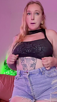 Demi-sœur aux seins énormes