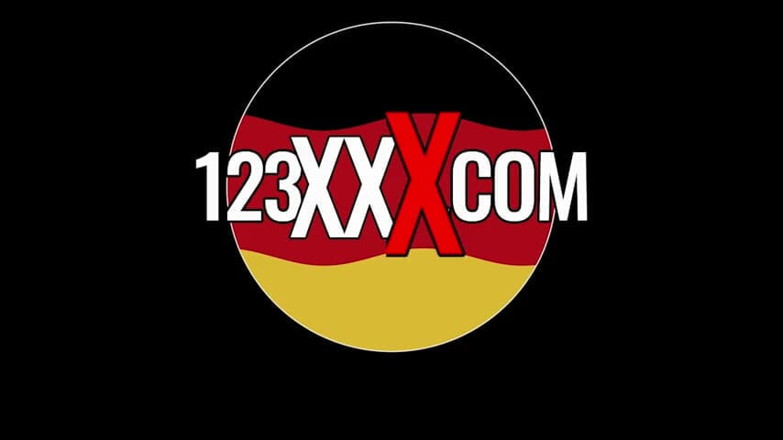 123XXX - 100% Amateurs: Blond niemiecka dziwka Uzyskiwanie jej ogromne cycki spryskane spermą