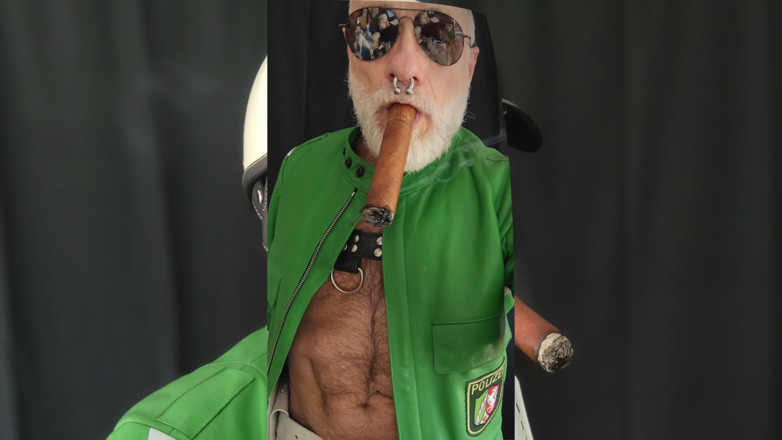 MusclesCigarsFFPig: The Cigar Cop