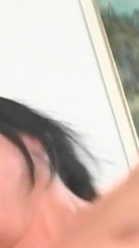 Cewek rambut cokelat pecinta seks lagi asik dientot memek dan pantatnya kayak pelacur