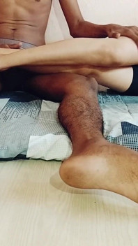 如果一对热辣情侣分享酒店房间会发生什么？