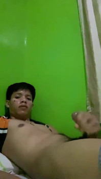 Pinoy Twink Quick Jerk off