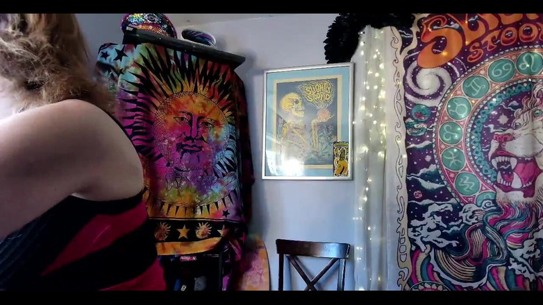 Suzy Wylde: Suzy wylde正在继续她的训练