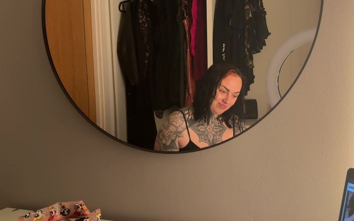 Miss Valentina: Je me prépare, tu te fais ignorer