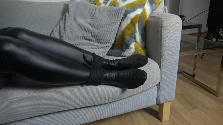 Latina Fetish: Латина в: жінка-кішка зв'язана і забита м'ячем на день Святого Валентина! (4к)