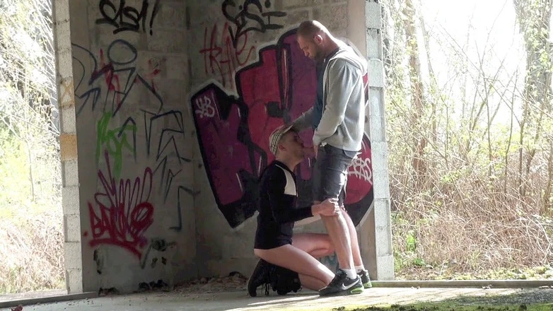 Crunch Boy: Sexy Arab fucked by atop bear outdoor