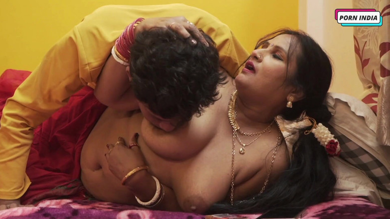 Porn India Studio: Azgın desi teyze sikişmek istiyor