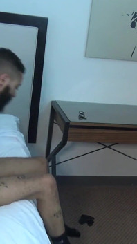 Bana o beyaz babanın yarağını ver ve boşal