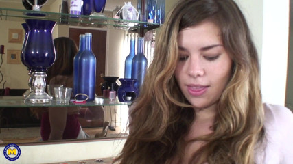 Mature NL: Beautiful mature slut and young dyke double dildoing after 69 pose