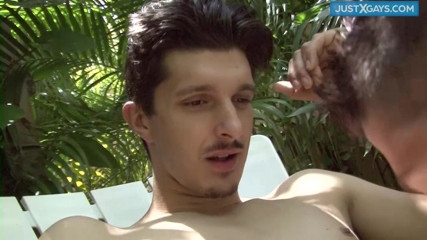 Just x gays: Mladá čuráková párty venku