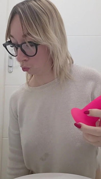 Little French Ini Terasa Baik Di Bilik Mandi Dan Mega Squirt