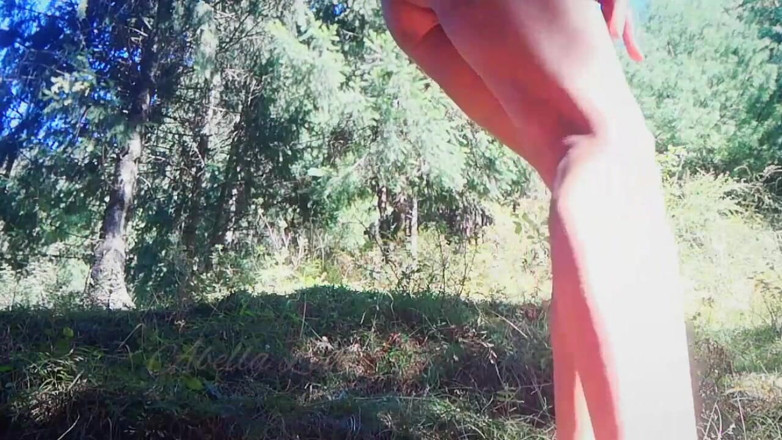 Abella Love: hot kaale baal vaali nagn piknik ke lie paark men...