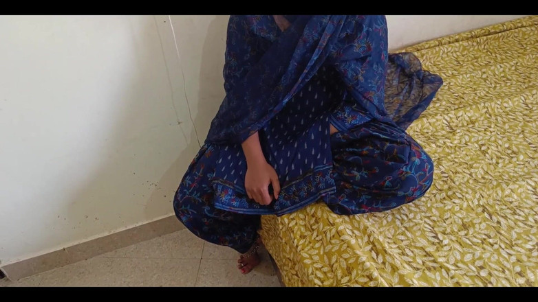 YOURAMRITA04: 인도 마을 의붓여동생은 고통스러운 애널 섹스와 입에 자지를 빠는 선명한 힌디어 오디오 MMS