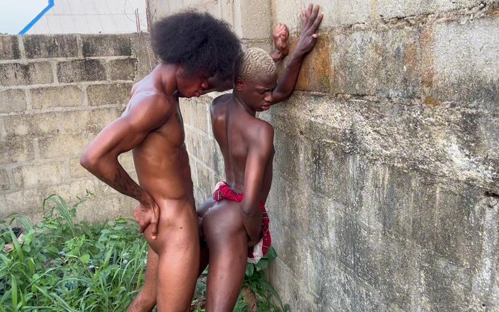 Baddestboyx: Femboy le pidió a un chico twink que lo follara