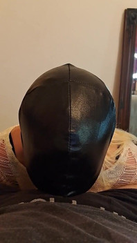 POV avec facial hood