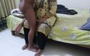 Aria Mia: Indiancă desi bhabhi sexy îl înșală pe soț și aduce iubitul acasă pentru...