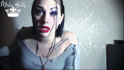 Goddess Misha Goldy: Tu as besoin de mes pieds, je veux ton portefeuille !
