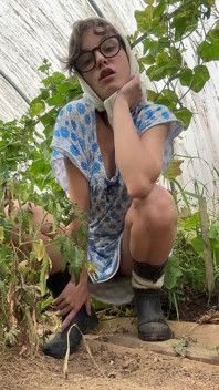 Chica De Campo Sucia