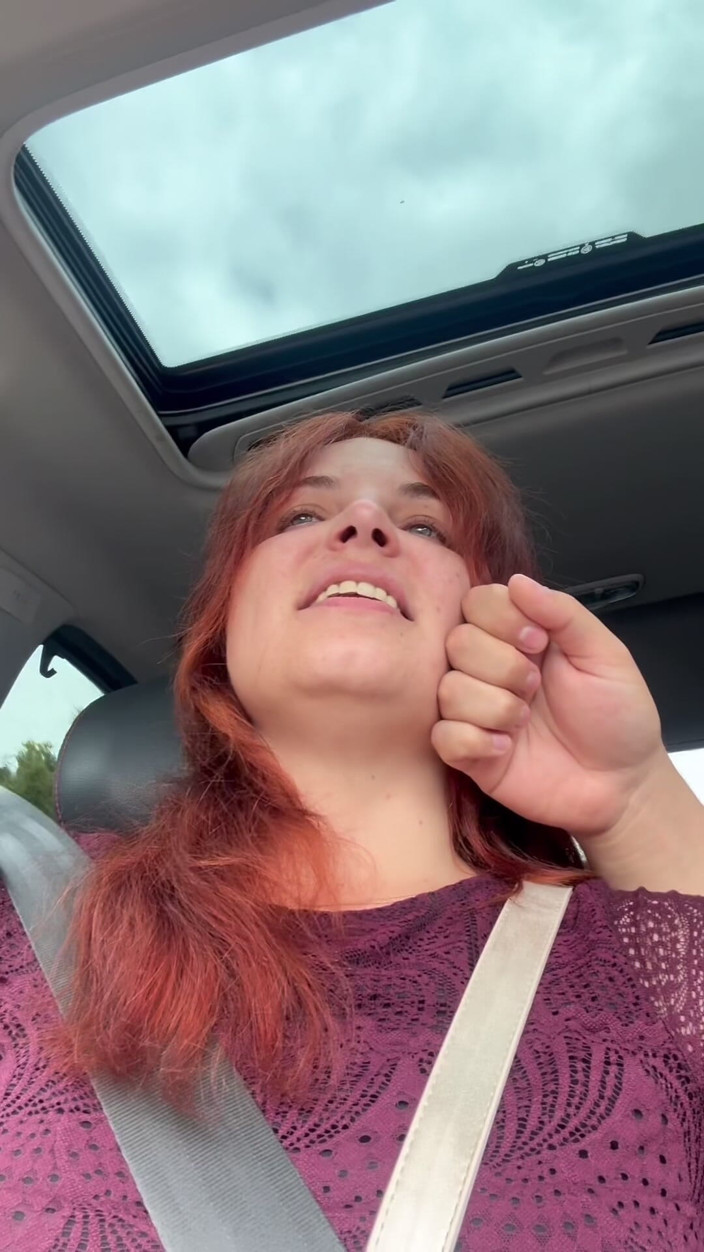 Elena917: Gesichtshiebe auf dem weg und nachher gepeitscht