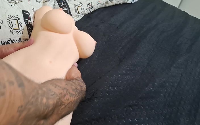 Lukas Zaad: Renacer vs real! Después de la muñeca, ¡prefirió el culo apretado...