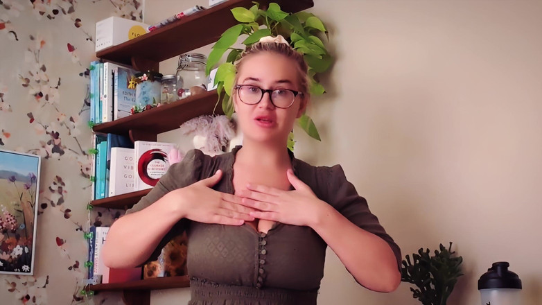 JessieHH: 在继母肮脏的洗涤中被抓 - 免费