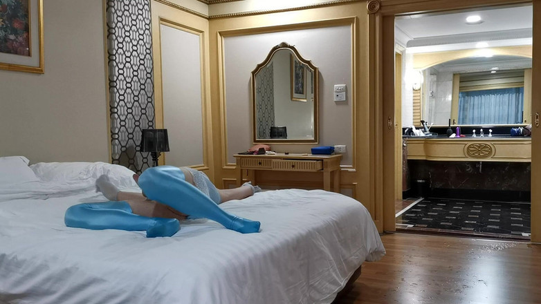Sissy Cummy Lingerie: Sissy Slut Michelle's Morning Awakening tại Bangkok Hotel &amp; Webcam