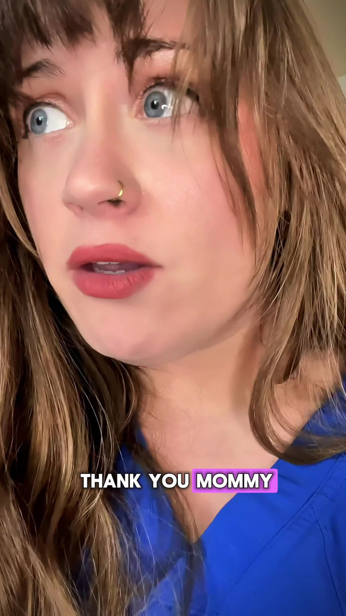 Miss happy mommy: Esfrega xixi e humilhação de peido