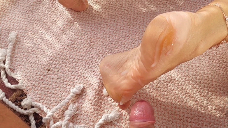 Selena701: Krásná blondýna a dospělá manželka si užívá sex venku