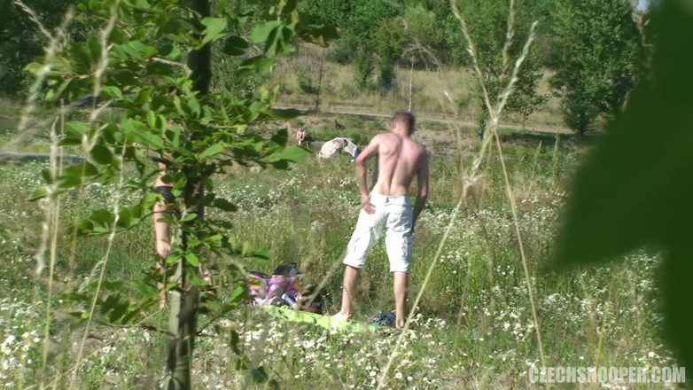 Czech Snooper: เช็กสอดแนม 8: นักเย็ดชายหาดปลดปล่อย - พวกเขารักการโชว์!