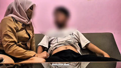 Hamster_Ball: 18+戴穆斯林头巾的出轨女大学生在客厅里学习做爱，当没人在家的时候