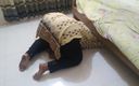 Aria Mia: Moje nevlastní matka uvízla pod postelí, pak ji pohodlně ošukám -...