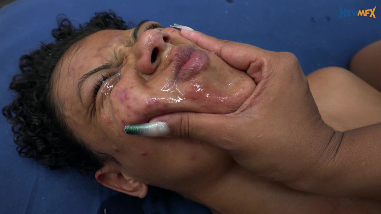 NewMFX Desires: Gummy Face
