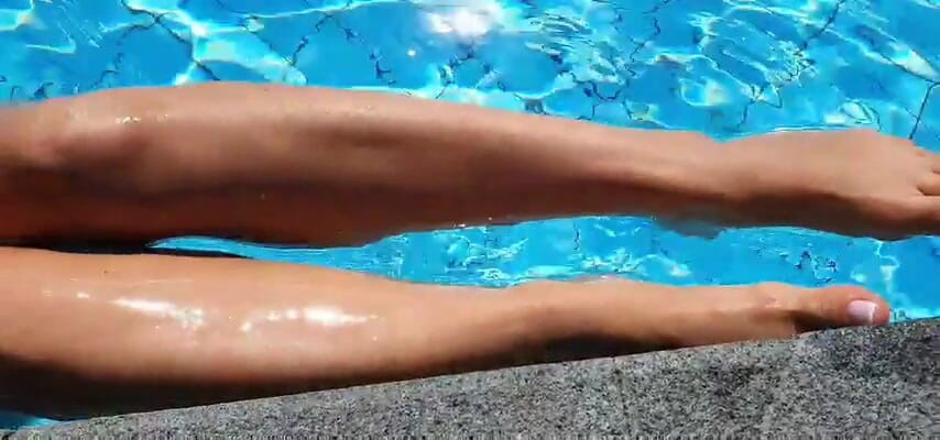 Fetish intimmedia: Molto eccitata in spiaggia
