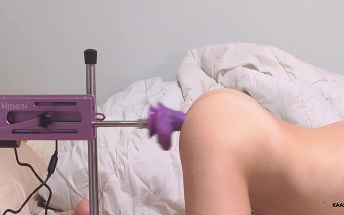Kitty Kaash: Сисси-шлюшку отдолбила машина для траха во время секса в VR