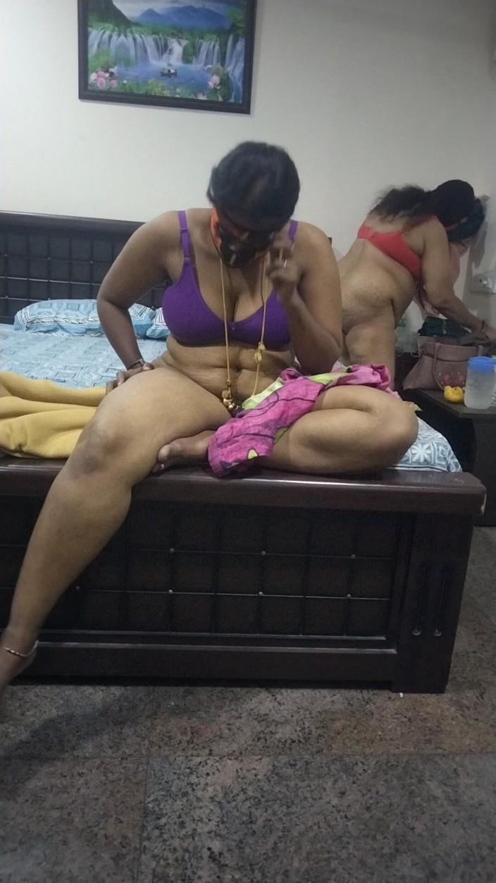 Benita sweety: Dvě tetičky, jeden kluk, žhavě mluví a hraje si