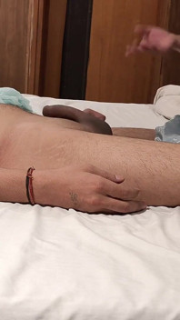 Hintli olgun kadın otel odasında kocasıyla sikiliyor