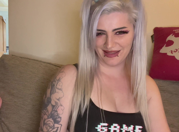 EeveeXo: Egirl lässt dich ein sperma-sandwich-cEI essen