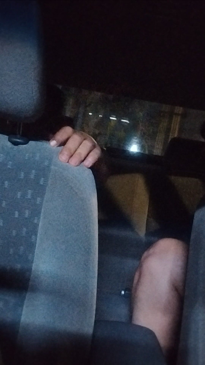 MaturecoupleVe: Tratamos de hacer un vídeo en el carro y resulta...