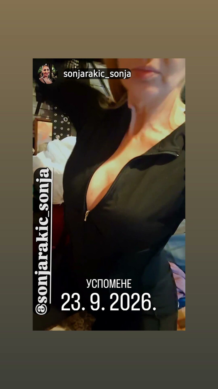 Dominatrix Redsonyja: Bailando