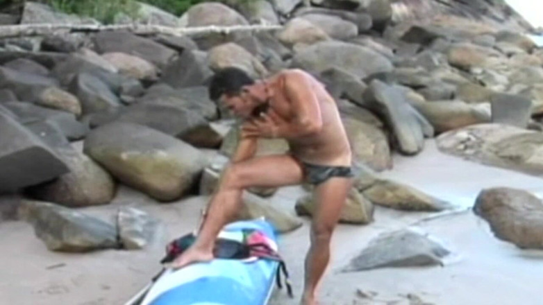 AMATOR BAREBACK FRENCH PORN: Ragazzo latino scopa senza preservativo con un amico