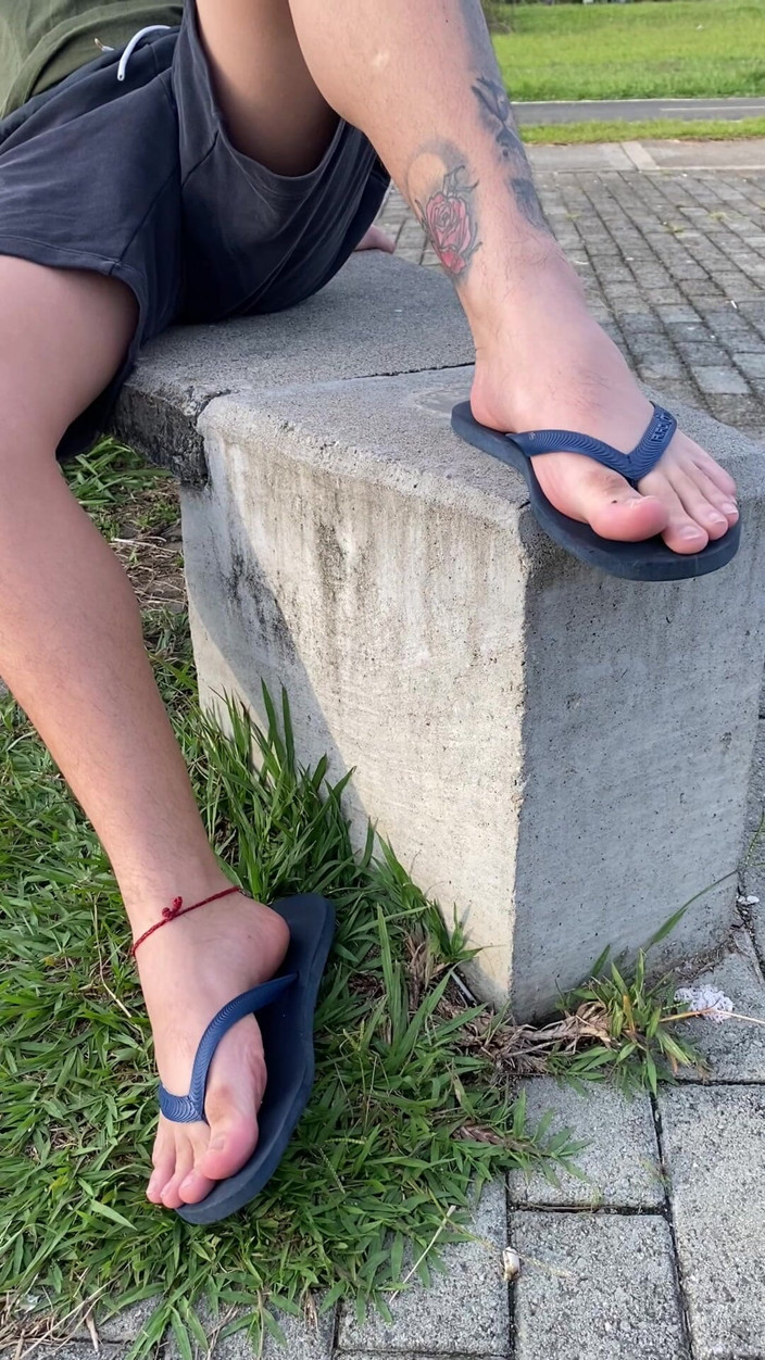 Mr Feet Colombia: Cium telapak kakiku seperti mereka adalah tuhanmu
