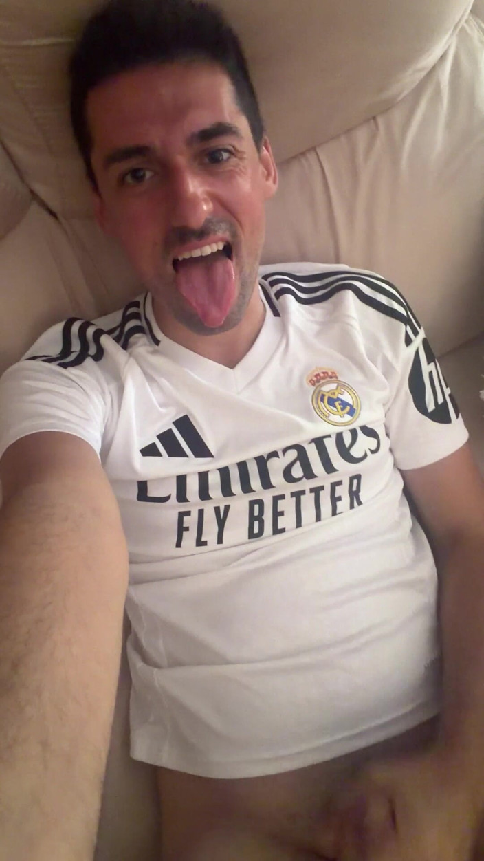 Liam Harding: Hot Daddy Jerks off and Cums Like a Fountain