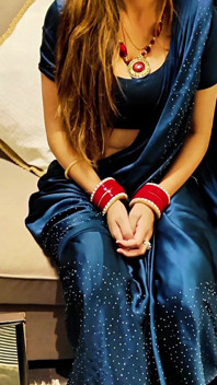 インドのMILF継母が継息子を失いたいと願っています