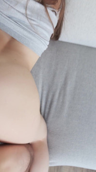 強い性的魅力を持つ友人の妻は最高の贈り物です。