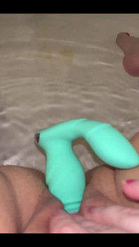 Self Thrusting Dildo in my Pussy 