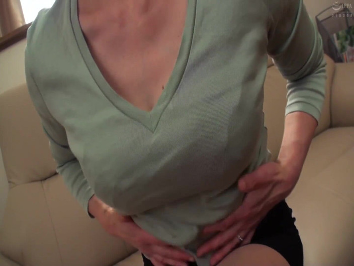 Raptor Inc: Стволовая мама жены и зять взволнованы, когда они смотрели порно в одиночестве вместе