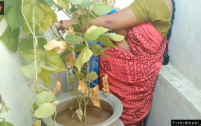 Ridowan: Une bhabhi desi et son copain baisent dans la nature...