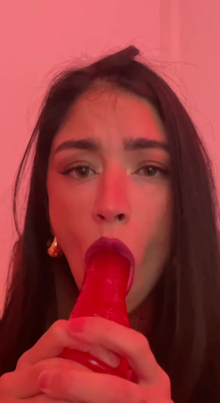 Josefina XOXO: Garganta Profunda Con Mi Juguete Nuevo
