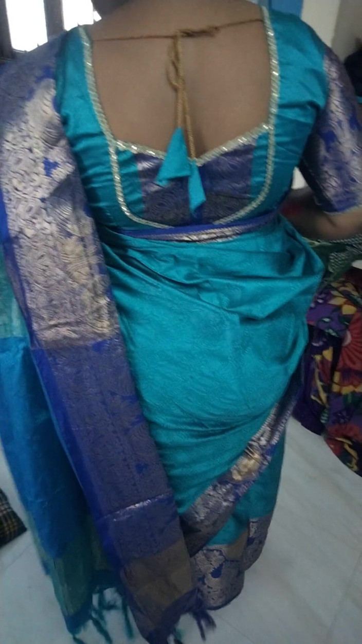 Tamil lesbian: Sexy sárí na sobě